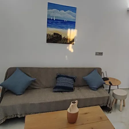 Marina Jasmine إكْسِيا