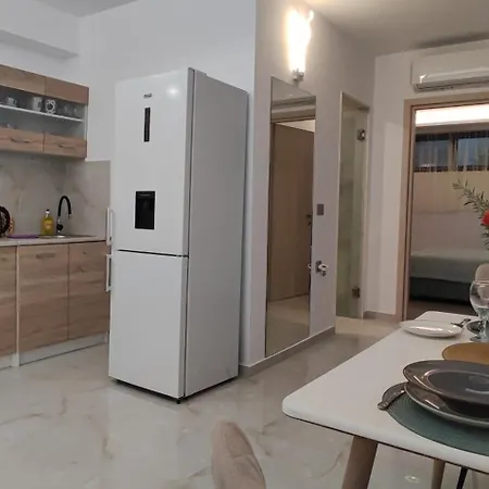 Marina Jasmine * Ixia (Rhodes)